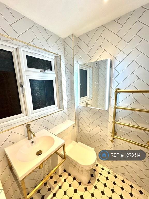 Upstairs Bathroom