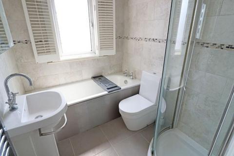 undefined, College Avenue, Grays, RM17