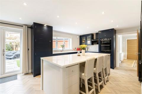 4 bedroom detached house for sale, Harrow Drive, Headley, Thatcham, Hampshire, RG19