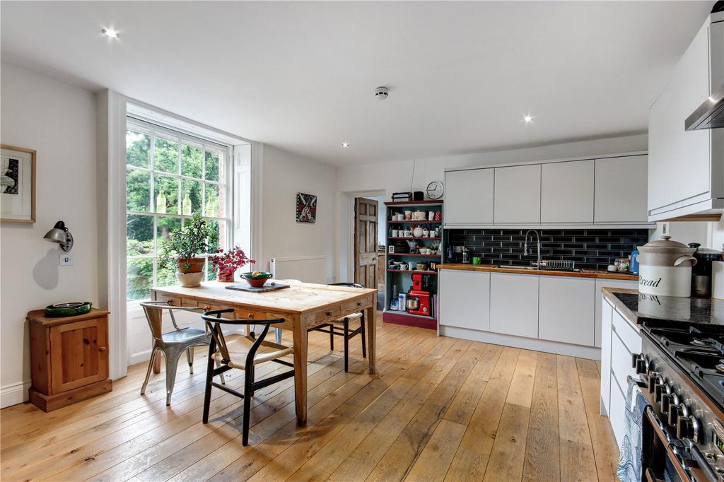 Kitchen/Breakfast