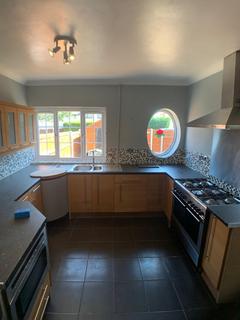3 bedroom terraced house to rent, The Crescent, Woodlands, Doncaster