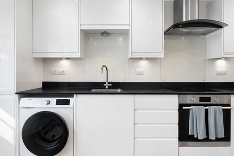 undefined, Camelot Close SE28