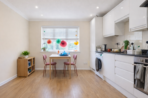 undefined, Camelot Close SE28