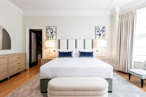 3 bedroom flat to rent, Luxury Three Bedroom Flat in Mayfair