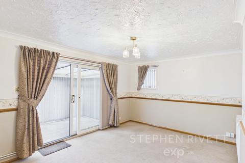 undefined, Chequers Rise, Ipswich IP6