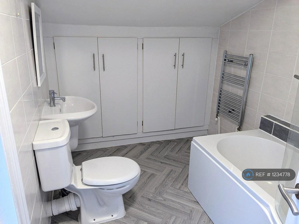 En Suite Bathroom