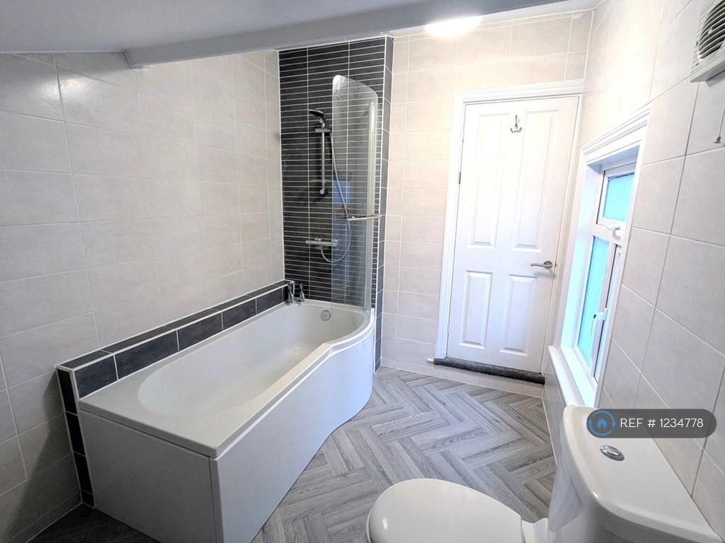 En Suite Bathroom