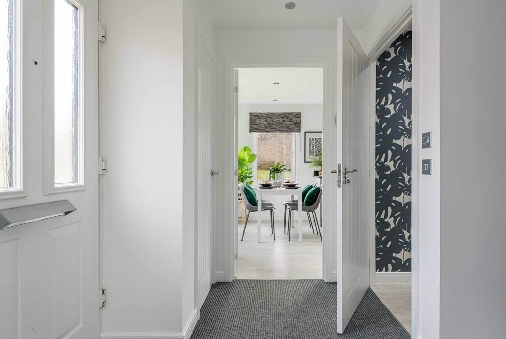 Which opens to both the kitchen diner or lounge