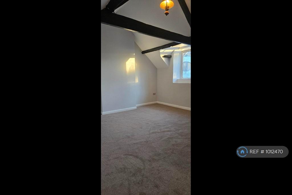 Top Floor  Back Bedroom