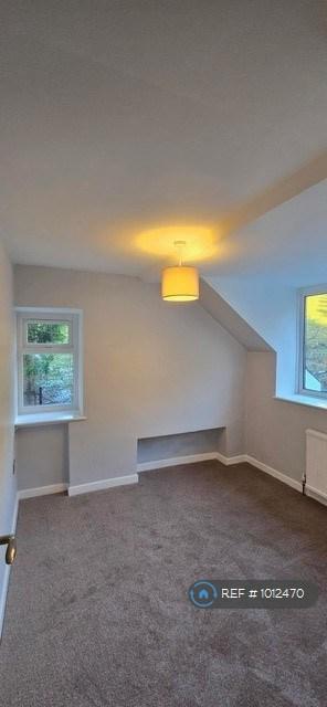 Top Flat Back  Bedroom
