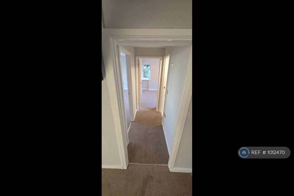 Top Floor  Hall View To Bedrooms