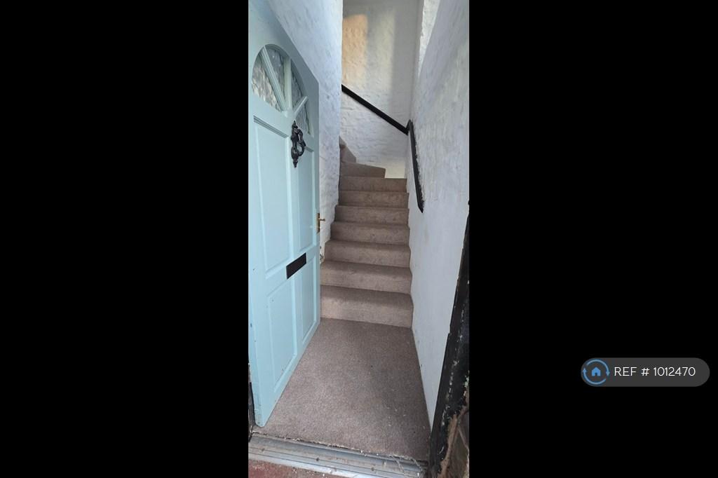 Entrance   Top Floor