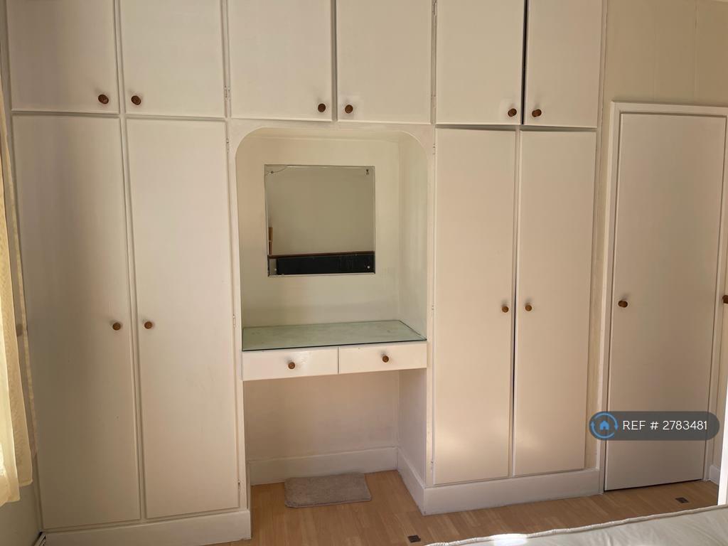 Bedroom 1 ( Pic 6)