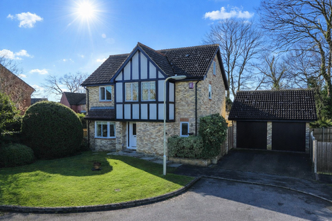 5 bedroom detached house for sale, Argente Close, Fleet GU51