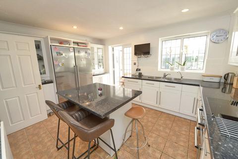 5 bedroom detached house for sale, Argente Close, Fleet GU51