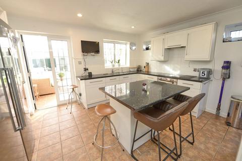 5 bedroom detached house for sale, Argente Close, Fleet GU51