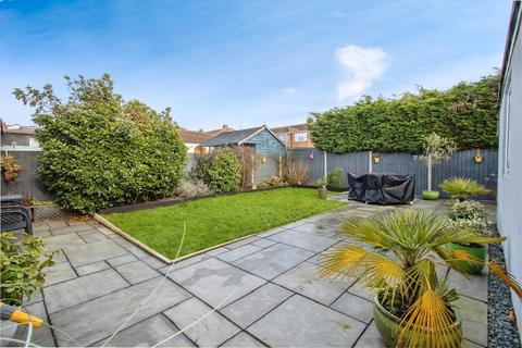 undefined, Redhill Crescent, Wakefield WF3