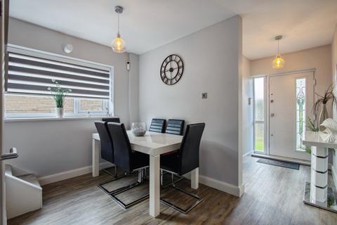 undefined, Redhill Crescent, Wakefield WF3