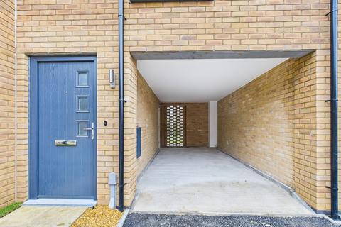 undefined, Brook Close, Swindon SN3