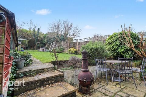 undefined, Melbourne Close, Swindon