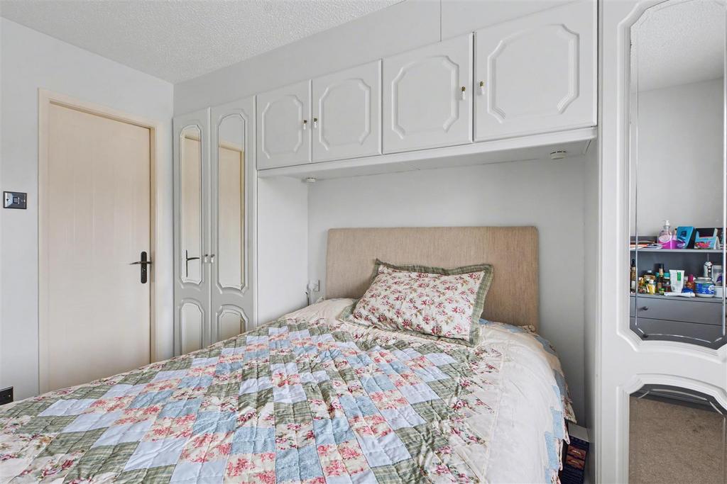 Bedroom 1 2.jpeg