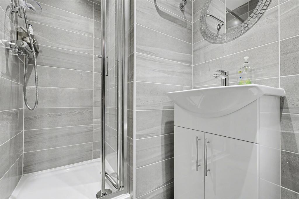 Ensuite 3.jpeg