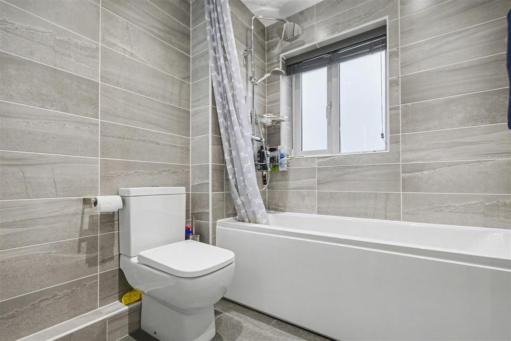 Bathroom 1.jpeg
