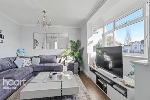 3 bedroom detached house for sale, Sunningdale Road, Rainham