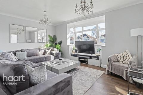 3 bedroom detached house for sale, Sunningdale Road, Rainham
