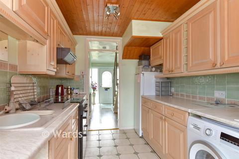 3 bedroom end of terrace house for sale, Gabriel Gardens, Gravesend, Kent