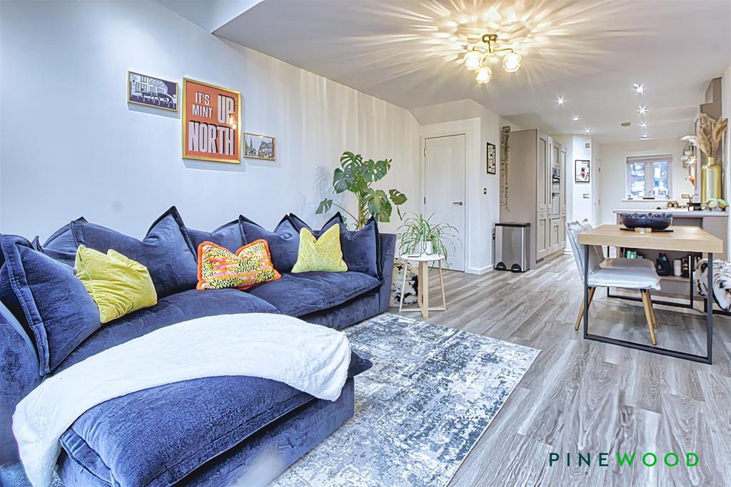 Kitchen/dining/living room