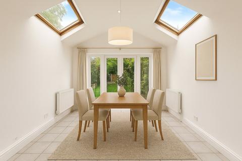 4 bedroom terraced house for sale, Swaffield Road, London, SW18