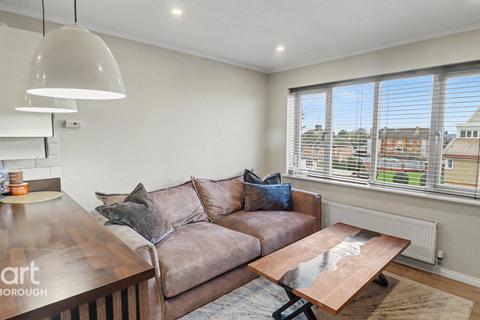 2 bedroom flat for sale, Sandringham Road, Walton
