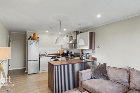2 bedroom flat for sale, Sandringham Road, Walton