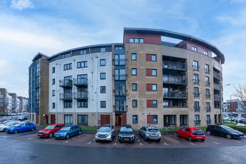 4 bedroom flat to rent, East Pilton Farm Crescent, Pilton, Edinburgh, EH5