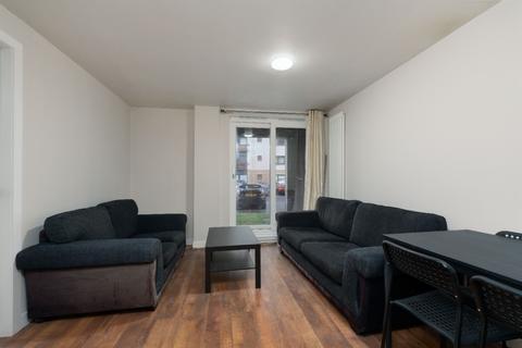 4 bedroom flat to rent, East Pilton Farm Crescent, Pilton, Edinburgh, EH5