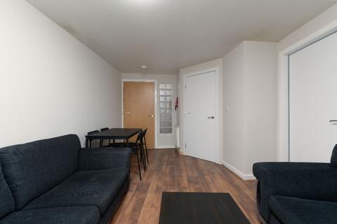 4 bedroom flat to rent, East Pilton Farm Crescent, Pilton, Edinburgh, EH5
