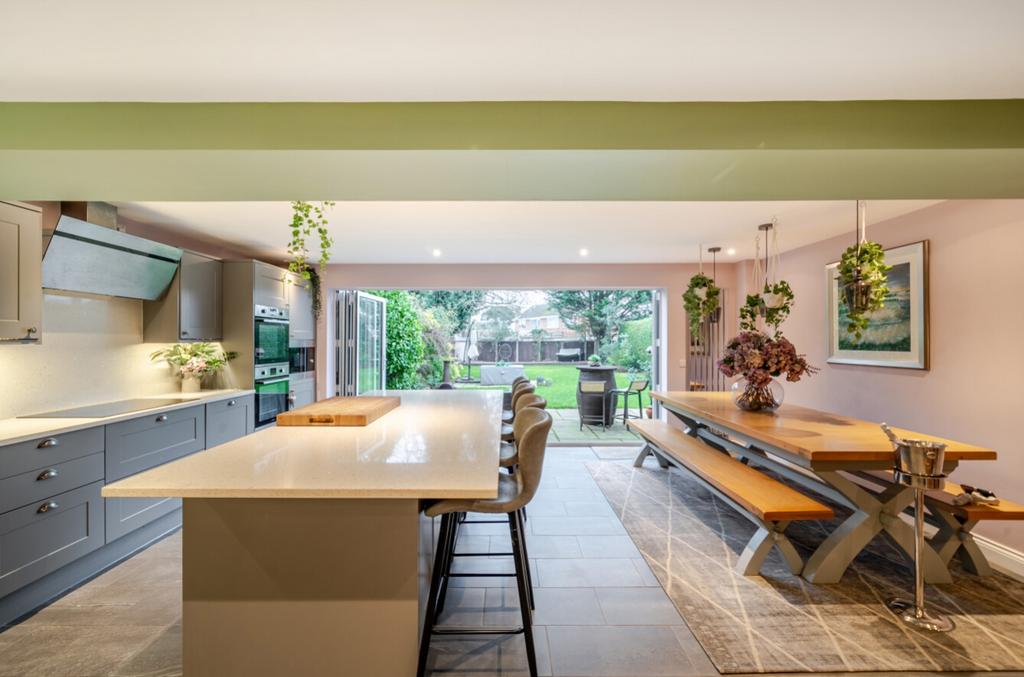 1407024-1-69824ffcf3b84