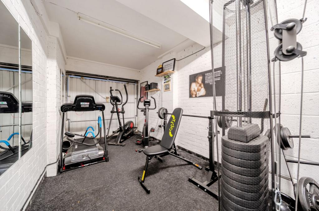 1407024-21-698264578e7ad