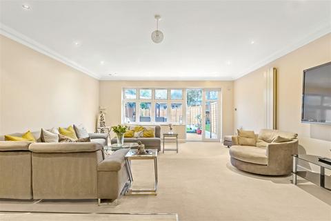 4 bedroom house to rent, Eastern Avenue, Ilford