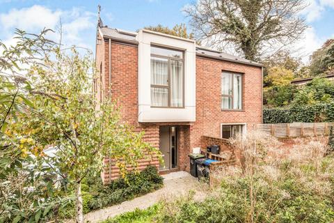 undefined, Ravensdale Gardens London SE19