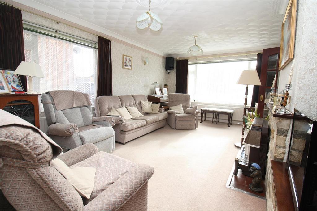 Lounge a.JPG