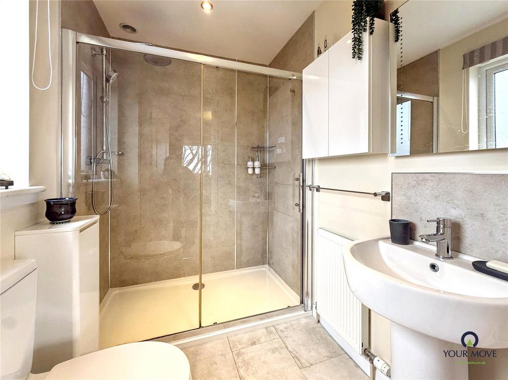 Primary En-Suite