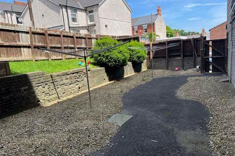 2 bedroom flat to rent, Weston Court, Holton Road, Barry