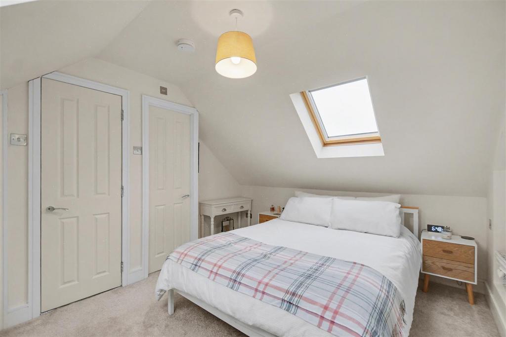 Bedroom 4 2.jpeg