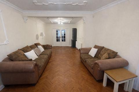 undefined, St Leonards Gardens, Greater London TW5