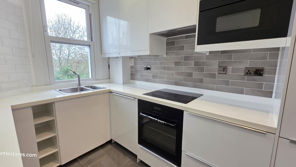1 bed flat for sale Park Road, Barnet EN4