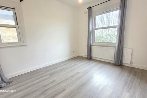 1 bedroom flat for sale, Park Road, East Barnet EN4