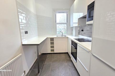1 bedroom flat for sale, Park Road, East Barnet EN4