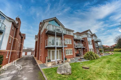 2 bedroom flat for sale, Flat 14 Gleneagles, 21 Links Gate